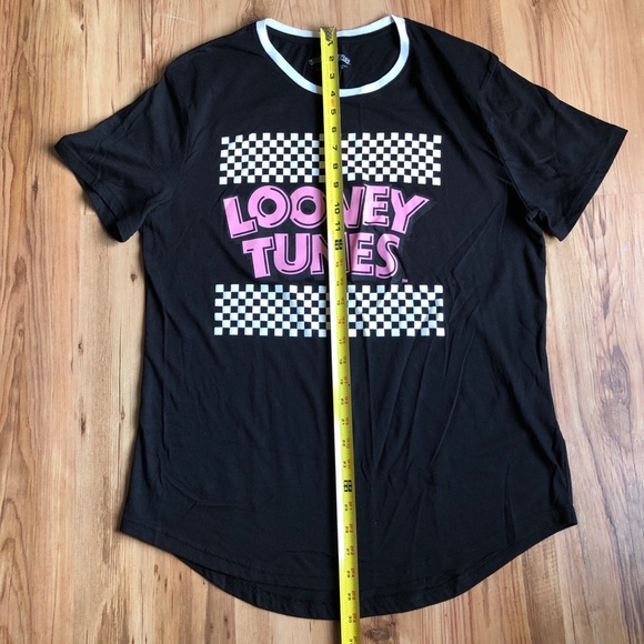 NEW LOONEY TUNES Tee Short Sleeve Black Large Women’s NWOT - Picture 5 of 14